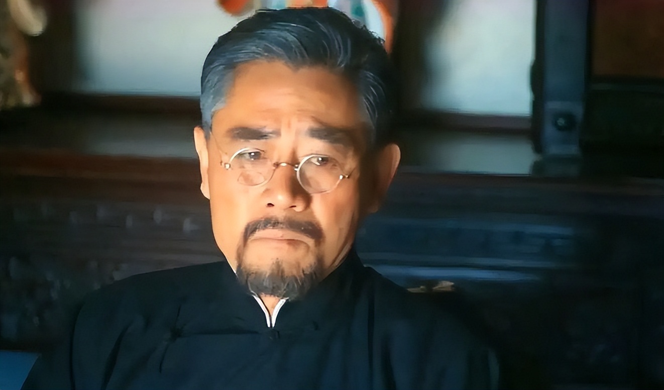 张凯丽怎么老是说话摇头晃脑,张凯丽演戏为什么爱摇头晃脑