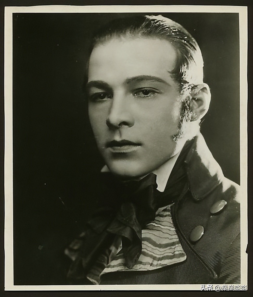 女人爱的不是我，我只是女人们用来描绘她们梦想的画布