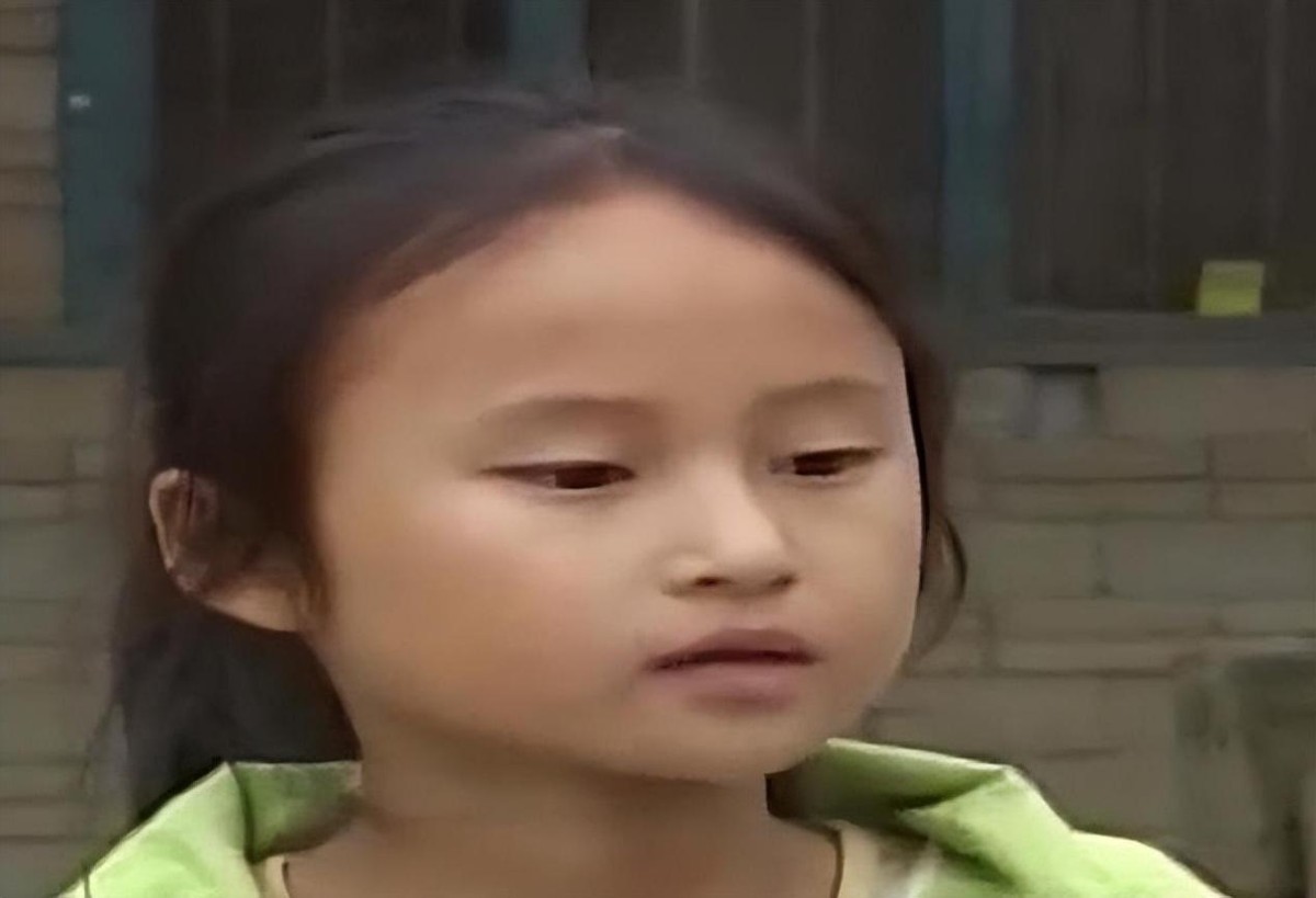 16年重庆女孩晕厥，醒来后扯头发吃，专家：吃头发对身体没有坏处