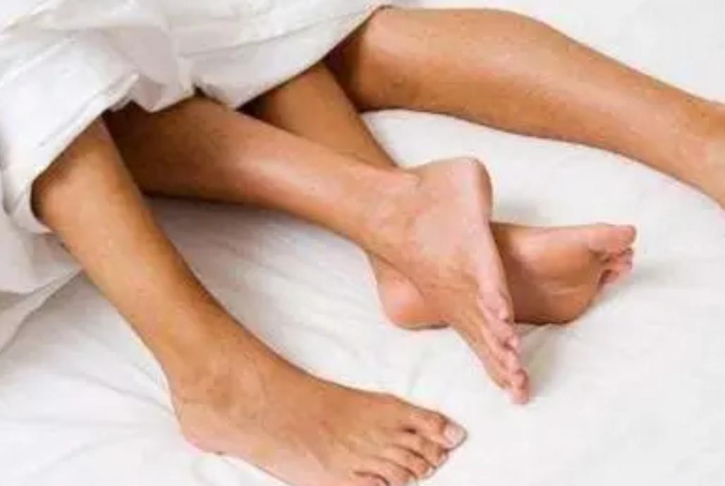 男子因夫妻生活不和谐，便盯上了自己的小姨子，姐姐做法大快人心