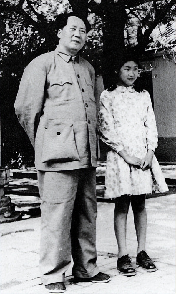 毛主席4位子女书法欣赏：个个平凡朴实，谁的字更具父亲的风貌？