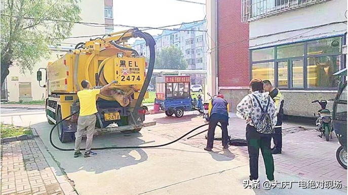 一楼改管线，二楼堵住口，三楼不住人，四楼将就用……下水管线不畅究竟堵在哪儿？