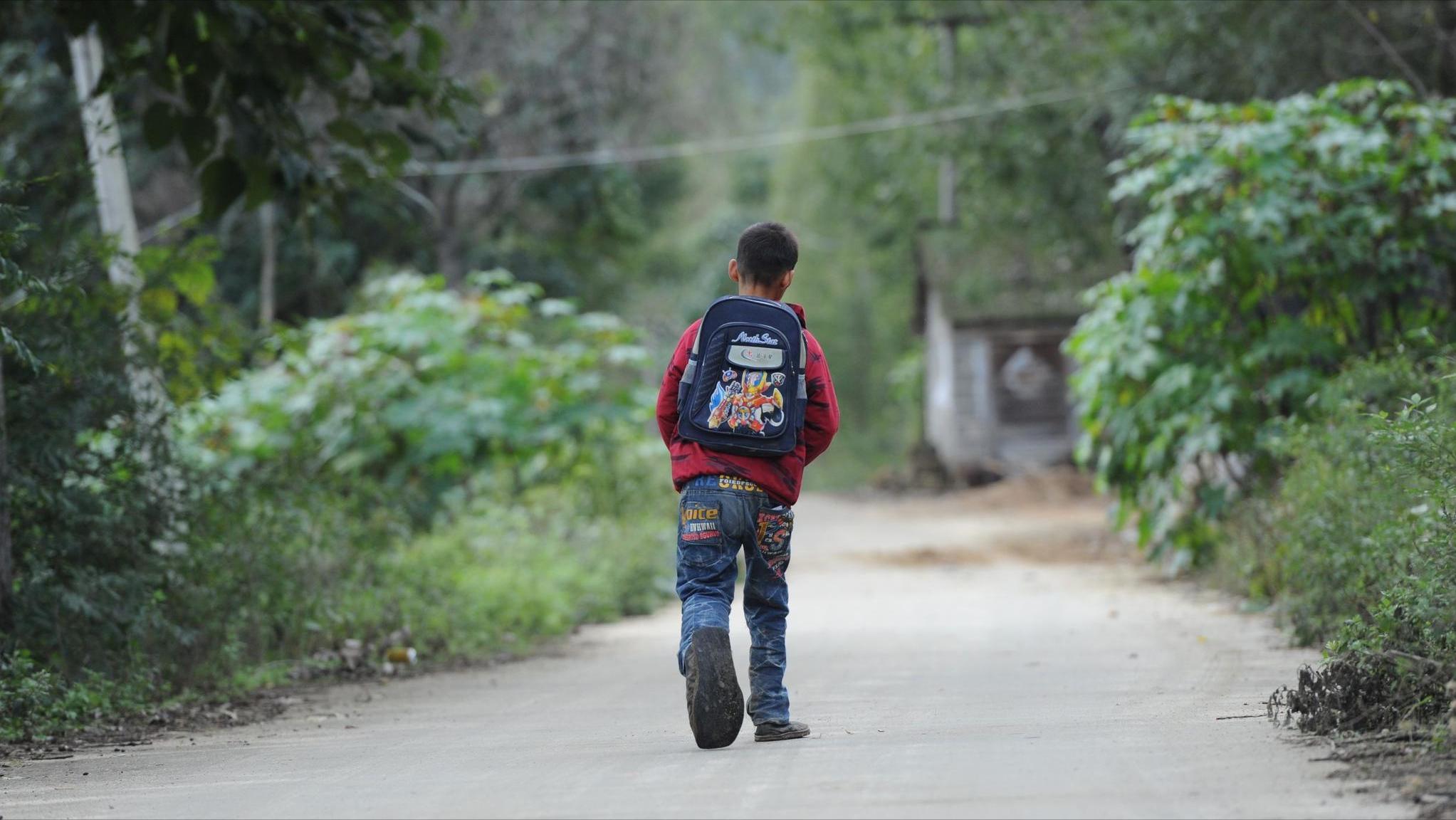 一岁男子被拐27年后警方帮团聚,广东7岁男孩被拐14年后