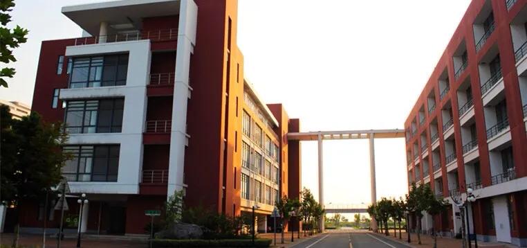 华东理工大学和哈尔滨工程大学,552分能冲哈尔滨工程大学吗