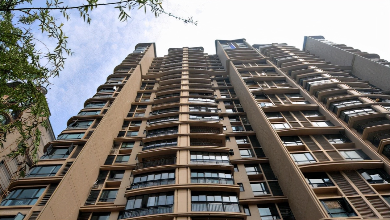 买房只剩2楼和槽钢层该怎么选,买房只剩2楼和顶楼选哪一个