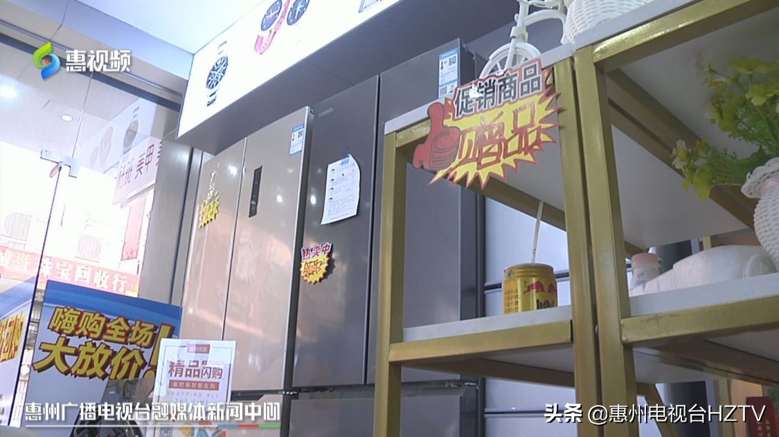 一女子被骗7万多元钱,一女子退款被骗6万