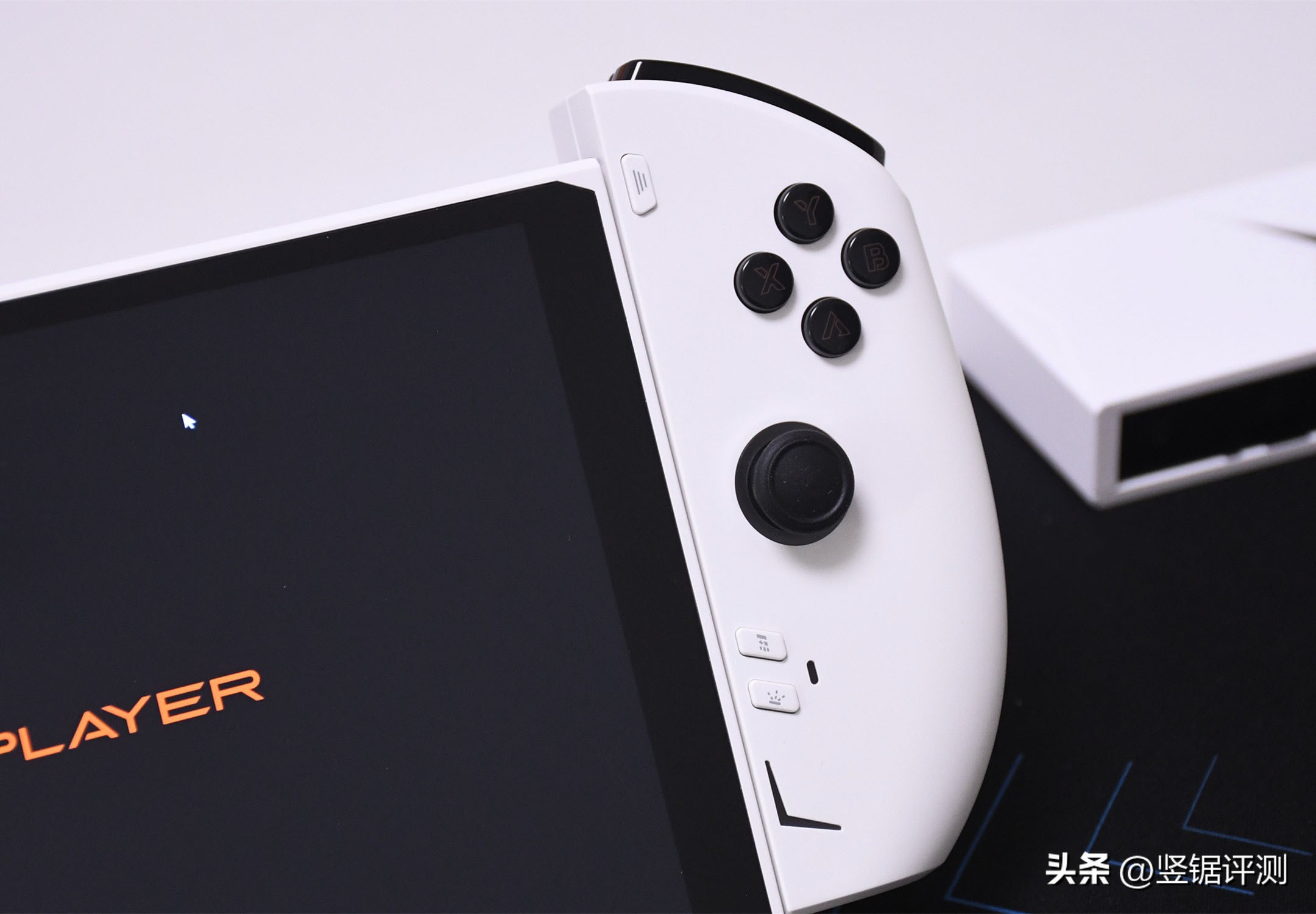 掌机多面手onexplayer2掌机评测,8.4英寸的掌机