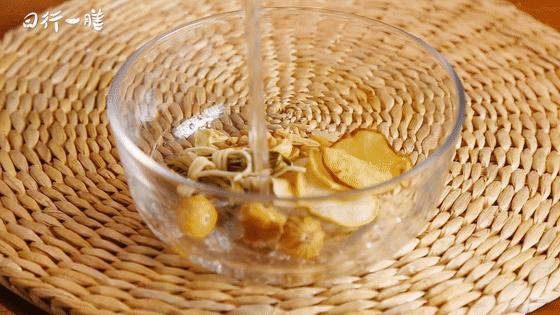 五心烦热失眠吃什么食疗,五心燥热心烦失眠口燥的食疗方式