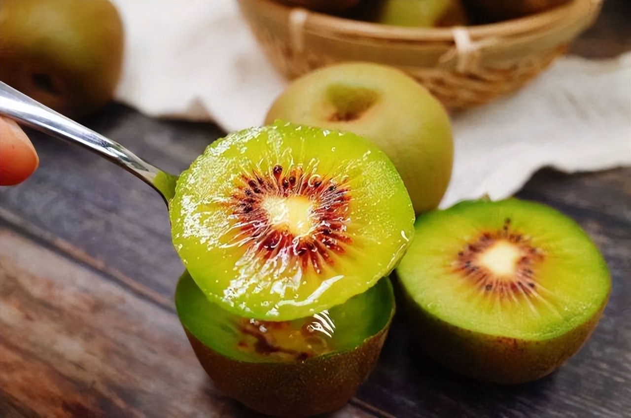 适合8月份吃的应季水果有哪些,每年4-6月份的应季水果有哪些推荐