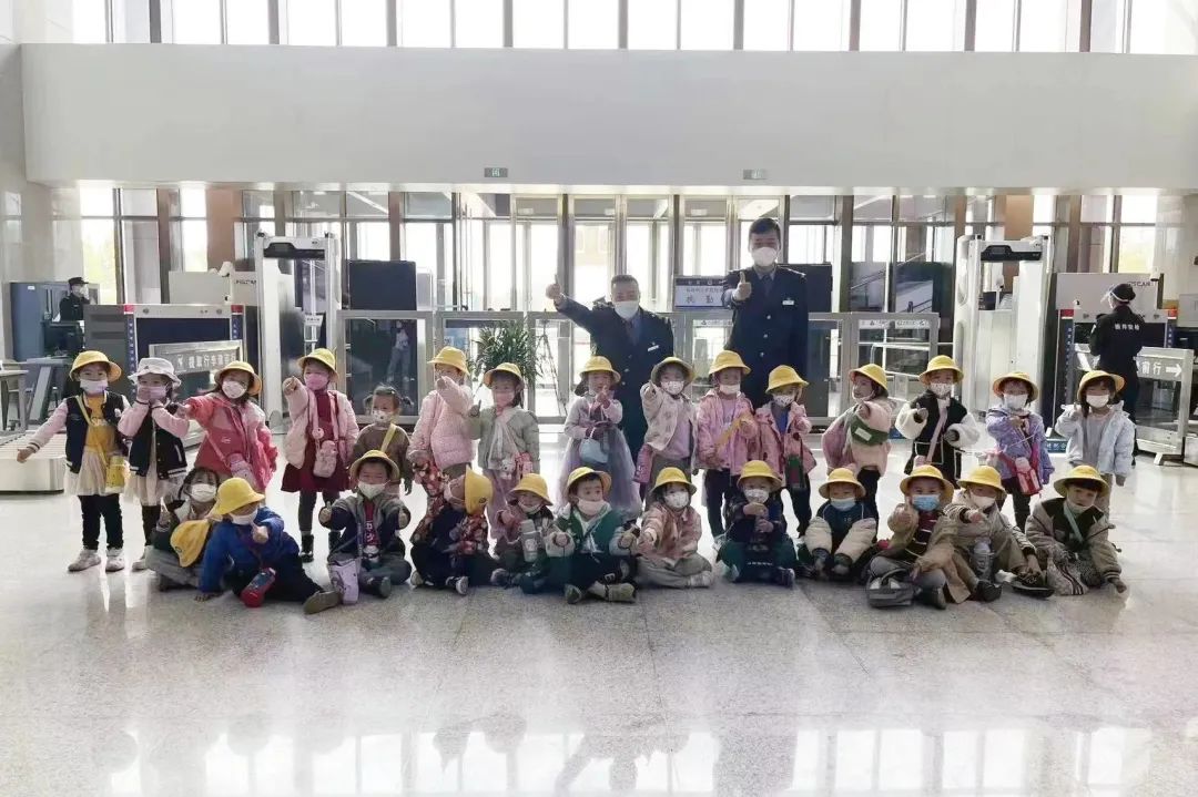 如何带人类幼崽优雅地坐高铁,人类幼崽坐高铁