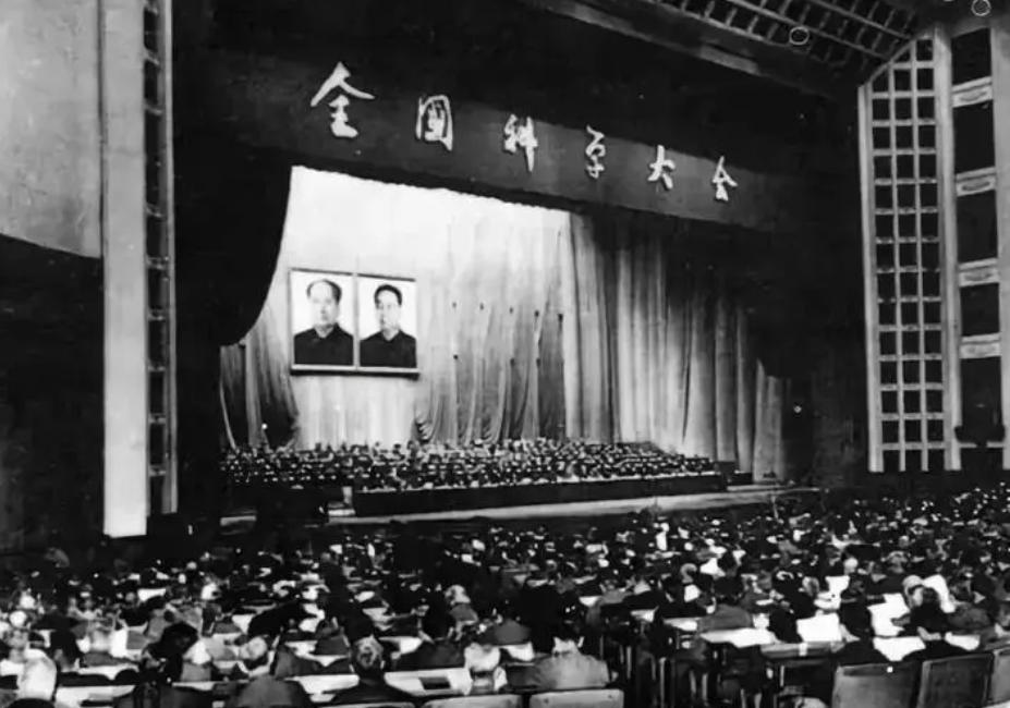 读书是底层人改变命运的最好捷径,35岁读书改变命运还来得及吗