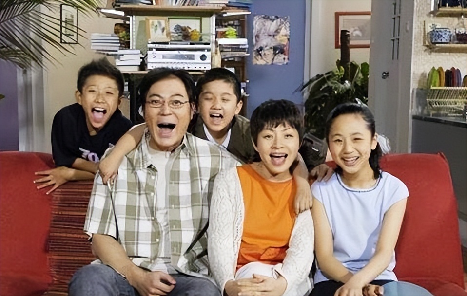 将所有的情绪关上门,把所有情绪藏起来