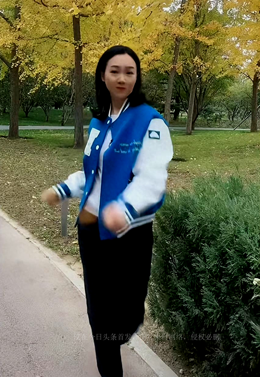 主持人周群落泪,主持人周群哭了视频