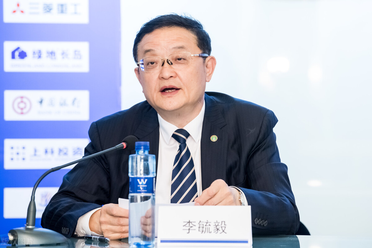 足协原副主席李毓毅和中超董事马成全被调查，中国足坛再度震荡！