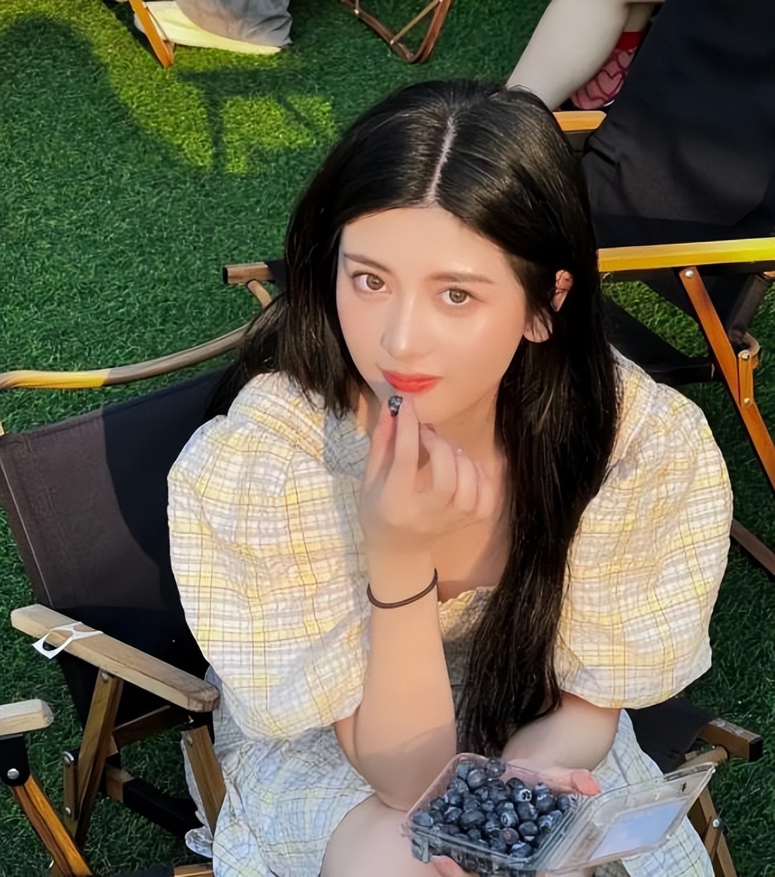 孔汝淳服装,孔汝淳穿着