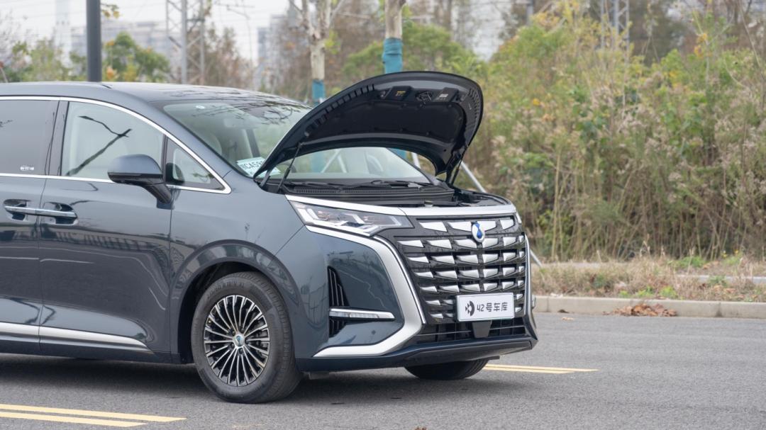 国产汽车比亚迪mpv腾势,国产mpv排行榜前十名腾势