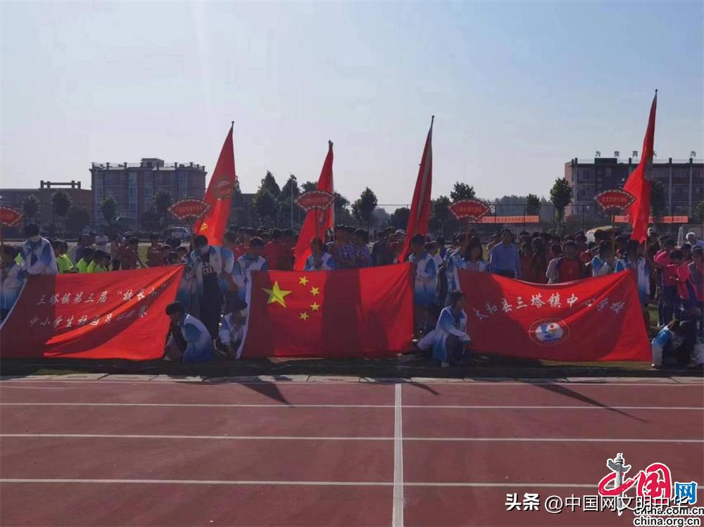 激情绿茵挥洒汗水,激情飞扬现活力绿茵赛场展风采