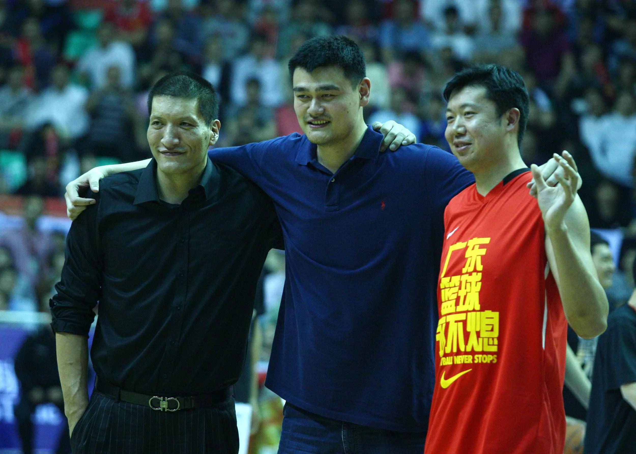 王治郅娶小13岁妻子,追风少年王治郅nba大杀四方