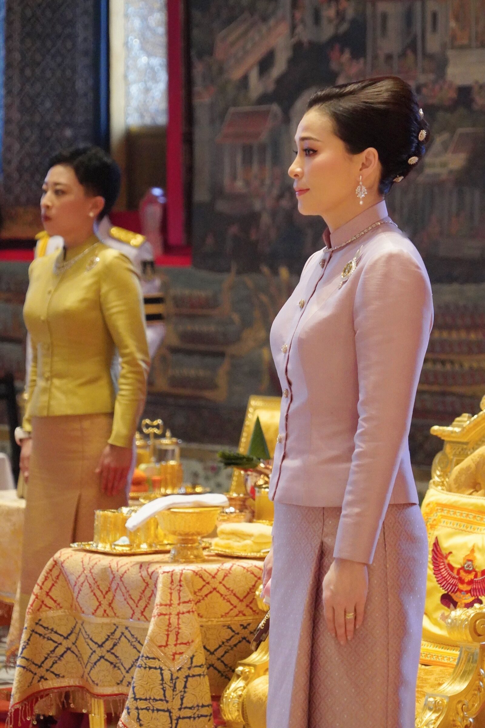 泰国王后苏提达制服,泰国苏提达王后最新衣服