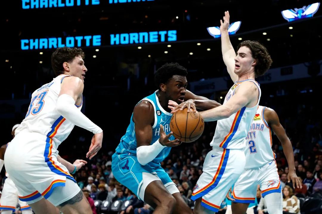 22届选秀最强中锋,22年最强前锋