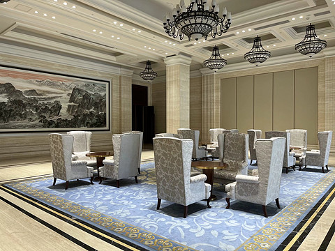 鍒濆涔嬫梾榛勯噾娴峰哺,鍒濆涔嬫梾