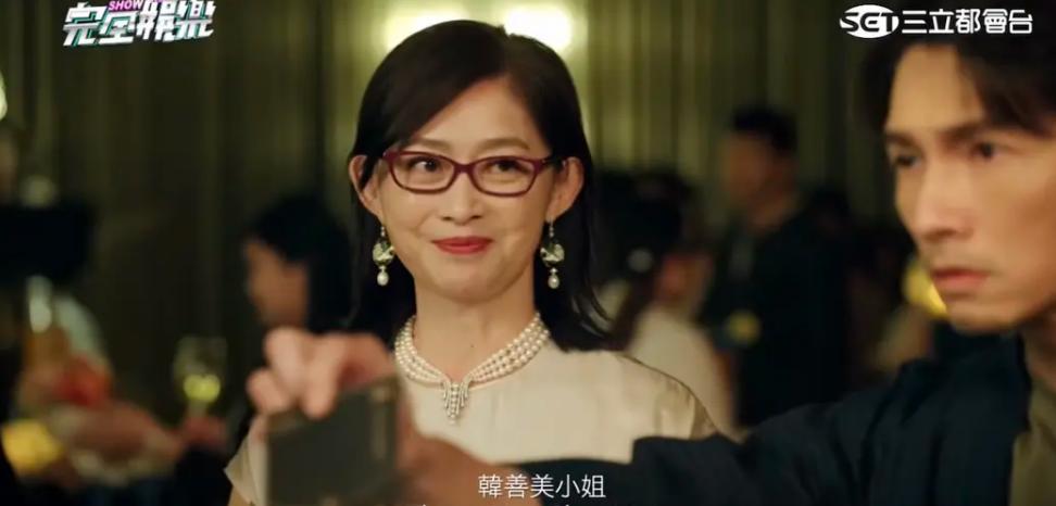 曾靠性感封神的她，又带着大尺度回归了