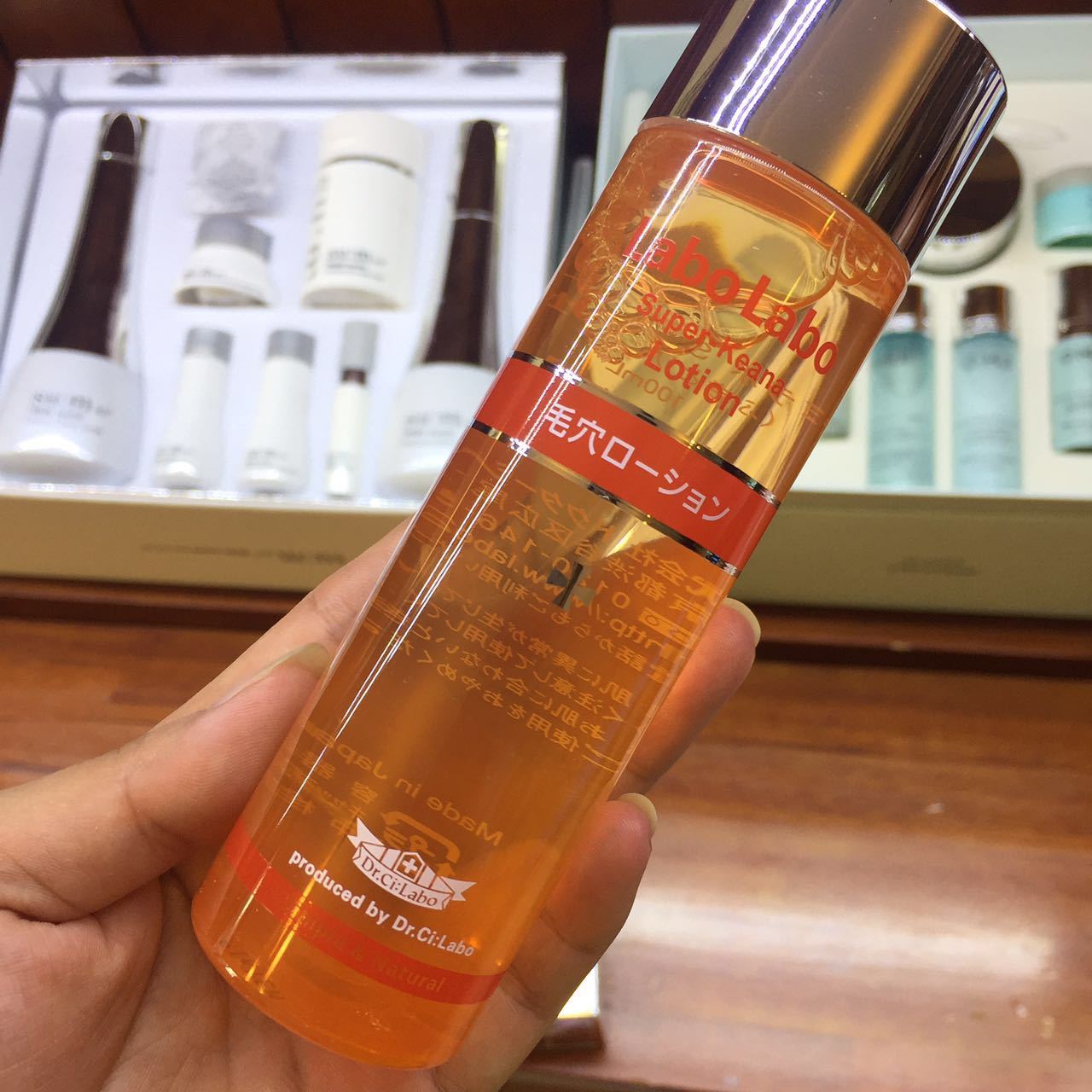 收缩毛孔精华乳液排行榜前十名,补水保湿收缩毛孔水乳大牌推荐