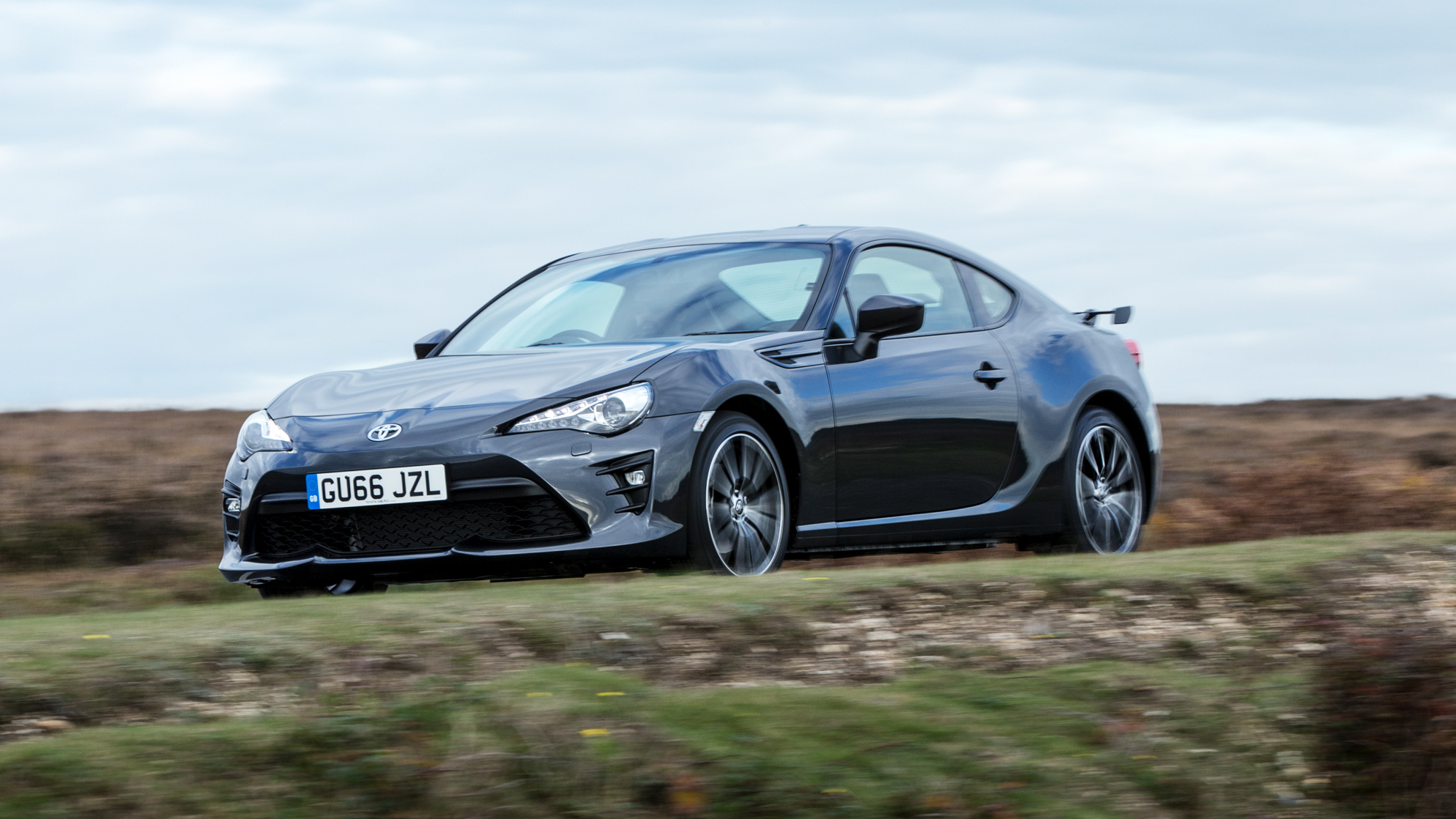 牧马人保值率和霸道哪个保值,最近贬值的厉害的几款合资车