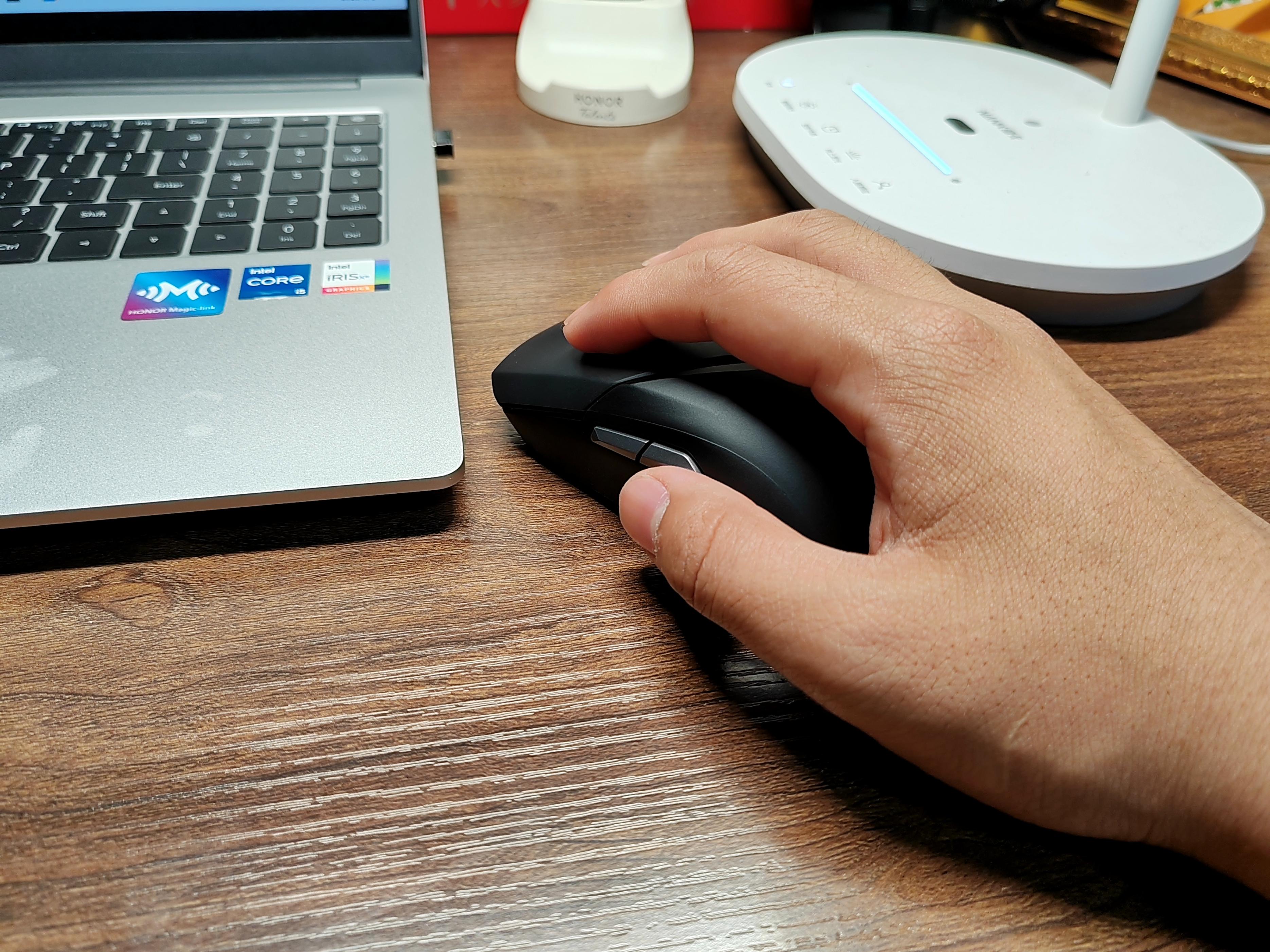 雷柏上架vt9pro双模无线游戏鼠标,罗技g304鼠标好还是雷柏vt9好