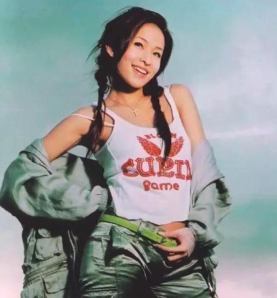 43岁萧亚轩,萧亚轩40岁换18个男友