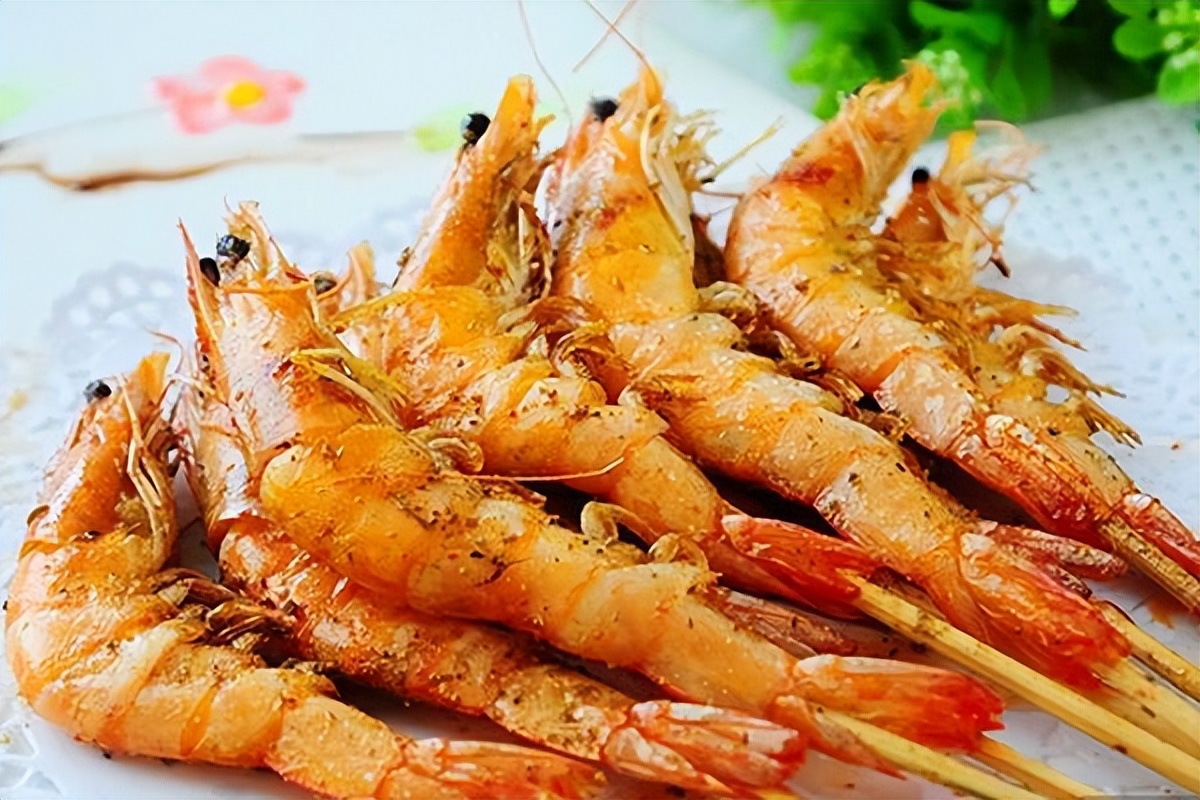 挑虾的时候买弯的还是直的,大虾是海水虾还是河虾