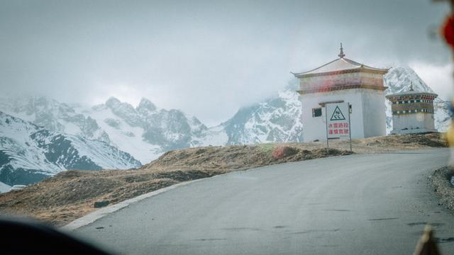 香格里拉去德钦的路好走吗,香格里拉到德钦自驾游攻略
