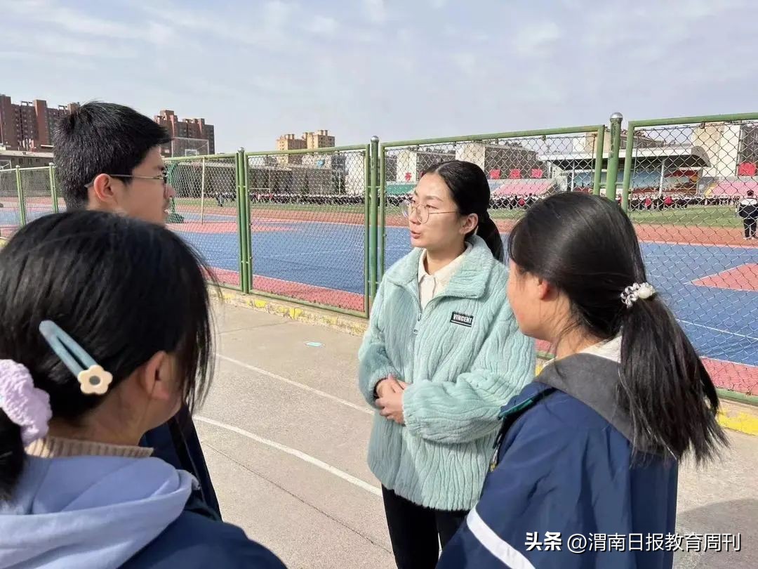 学生这样评价她：“刘老师您做事真认真！”——记合阳中学模范班主任刘亚维