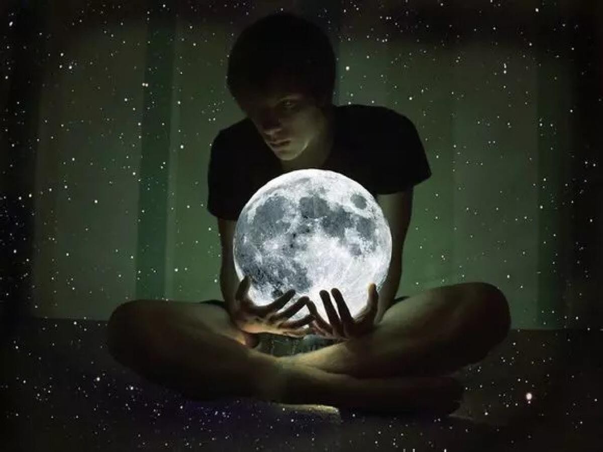 人眼的像素有5.76亿却看不到未来,人眼有180万像素却始终看不透人心