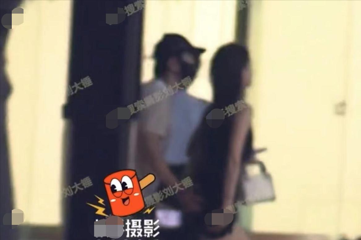 黄晓明杨颖被曝分居两年,黄晓明又和绯闻女友同框了