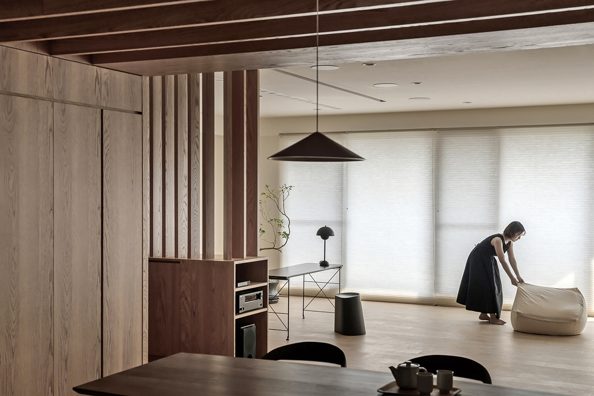 微水泥加原木装修效果小户型,微水泥设计风格小户型