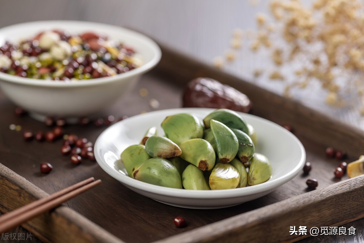 腌腊八蒜又绿又脆的正确方法,新蒜腌腊八蒜的方法