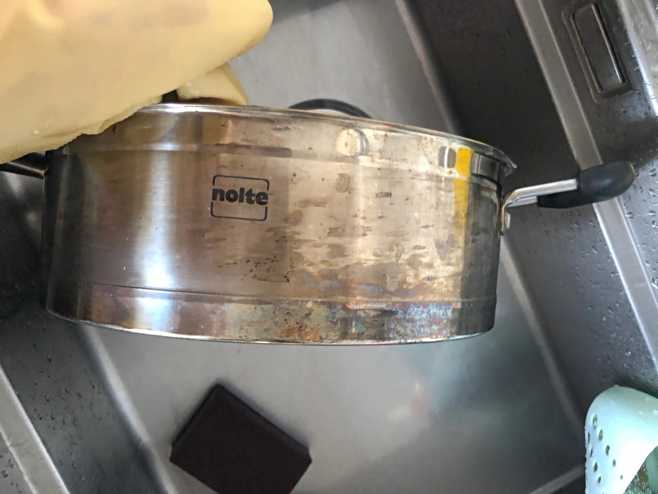 不锈钢锅怎么能刷的净,不锈钢锅外面黑了怎么刷