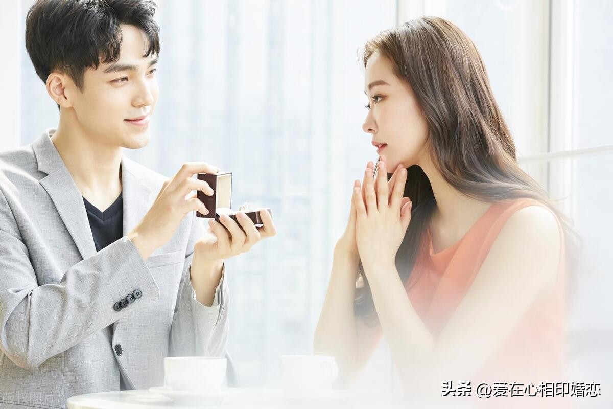 当男友向你借钱时你会怎么办呢,认识不久的男友向你借钱代表什么