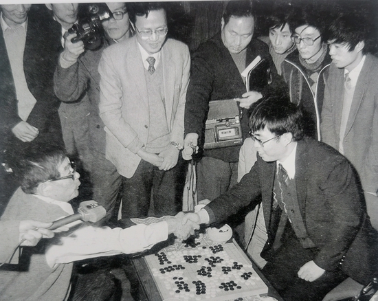 1985围棋中日对抗赛第一局完整版,1986年中日围棋擂台赛11局