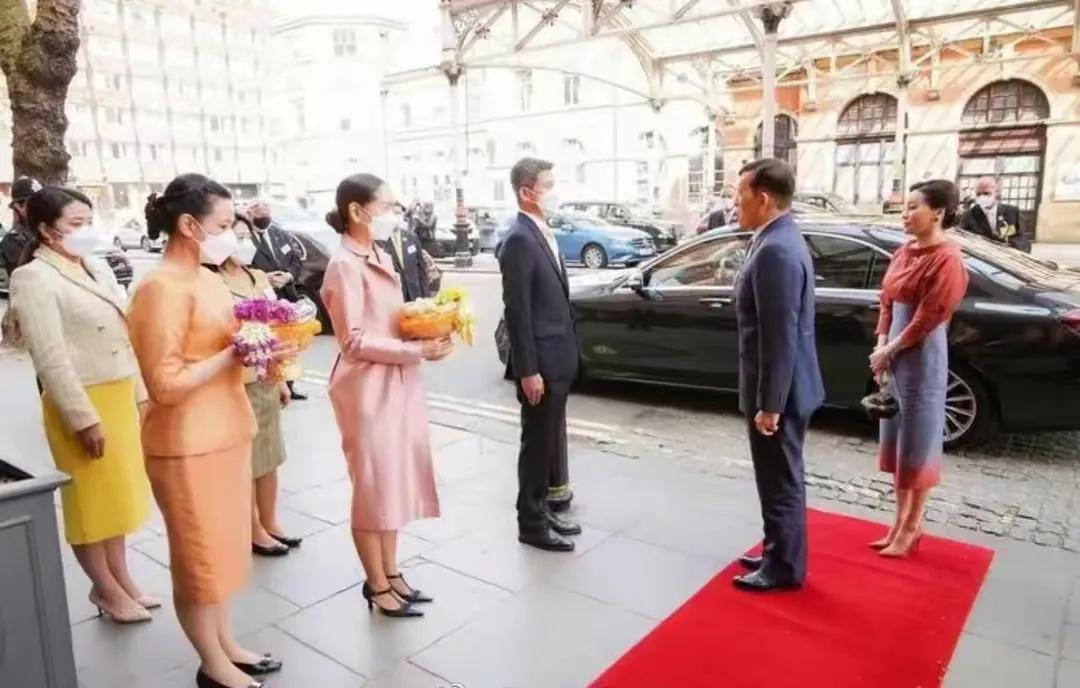 泰国国王出席查尔斯三世加冕礼,泰国国王出席英国国王加冕仪式