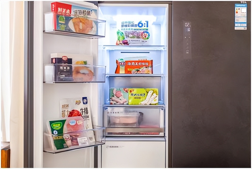 足球盛宴来了！TCL格物Q10冰箱也能成为看球神器