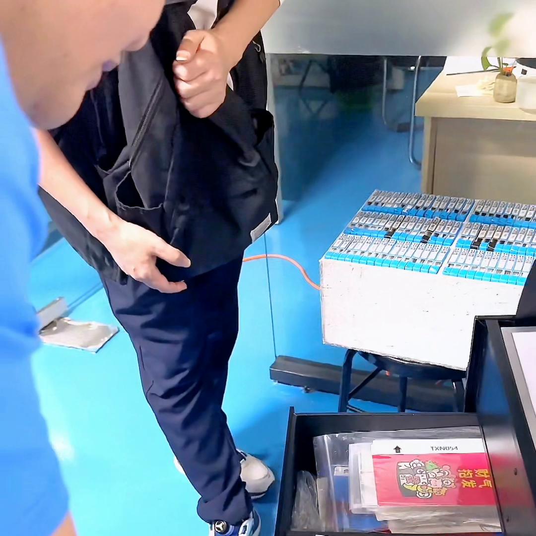 地摊贴膜生意好做吗,2021摆地摊贴膜能赚钱吗