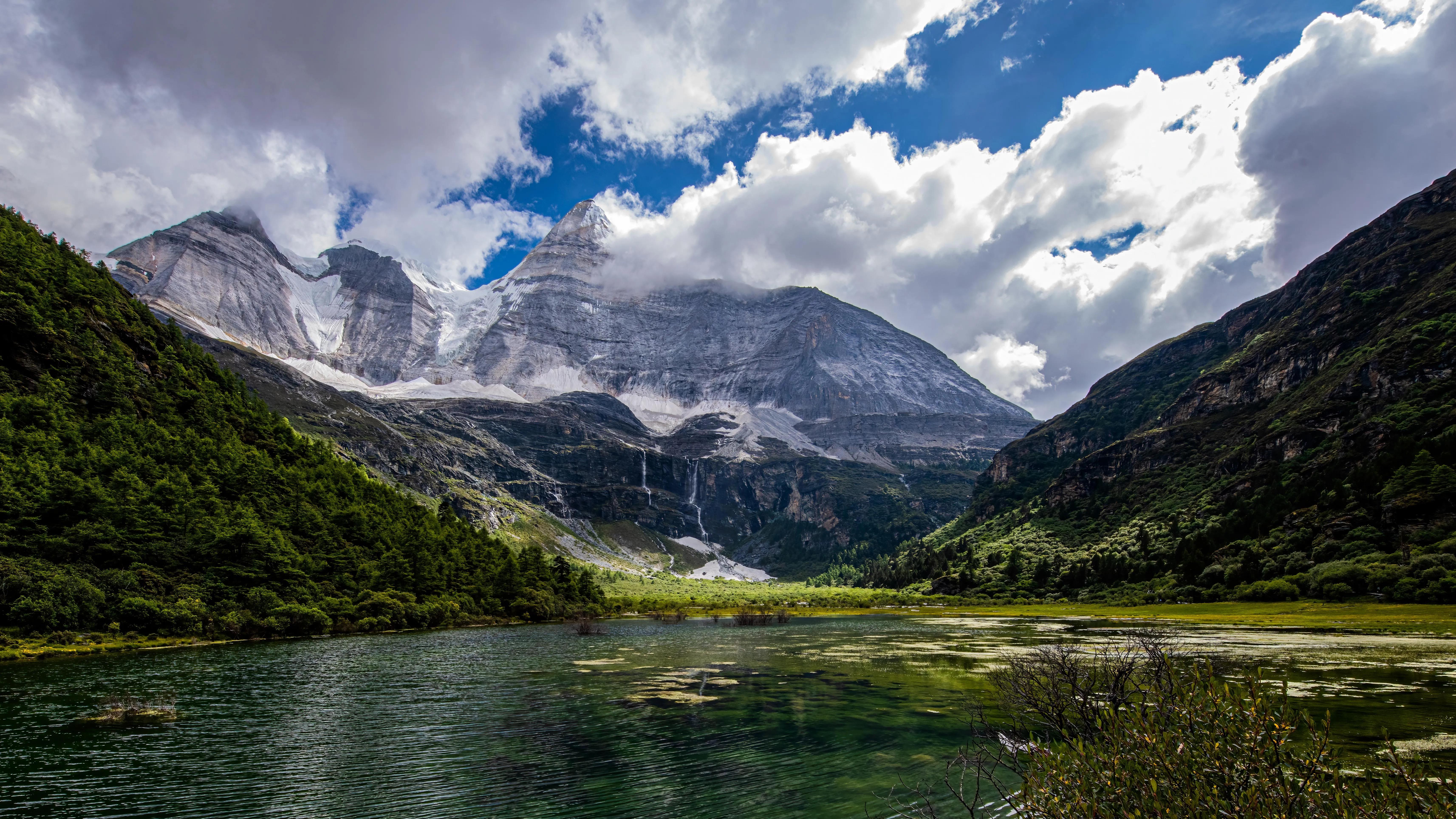 甘孜州最美风景在路上,金秋的甘孜州