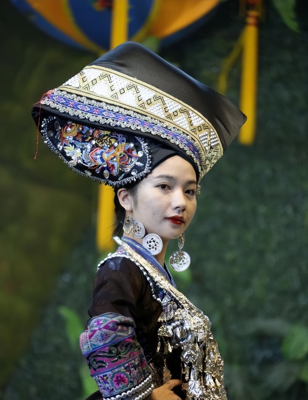 广西民族服饰如何传承创新,广西少数民族服饰传承文化