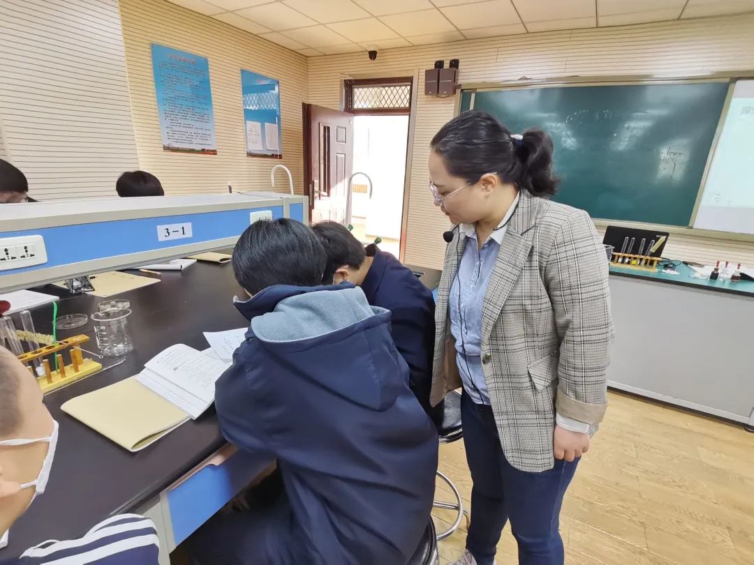 「师者铸魂」“我最喜爱的老师”--超越团队文理组