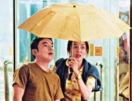 吕方跟郑裕玲谈恋爱多久,吕方跟郑裕玲是不是分手了