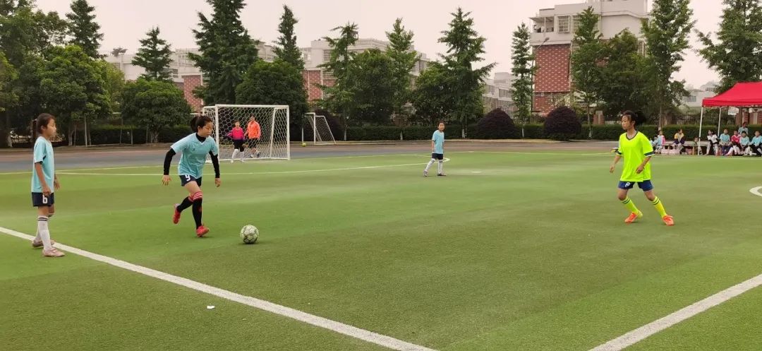校园足球挺进决赛,驰骋绿茵足够精彩