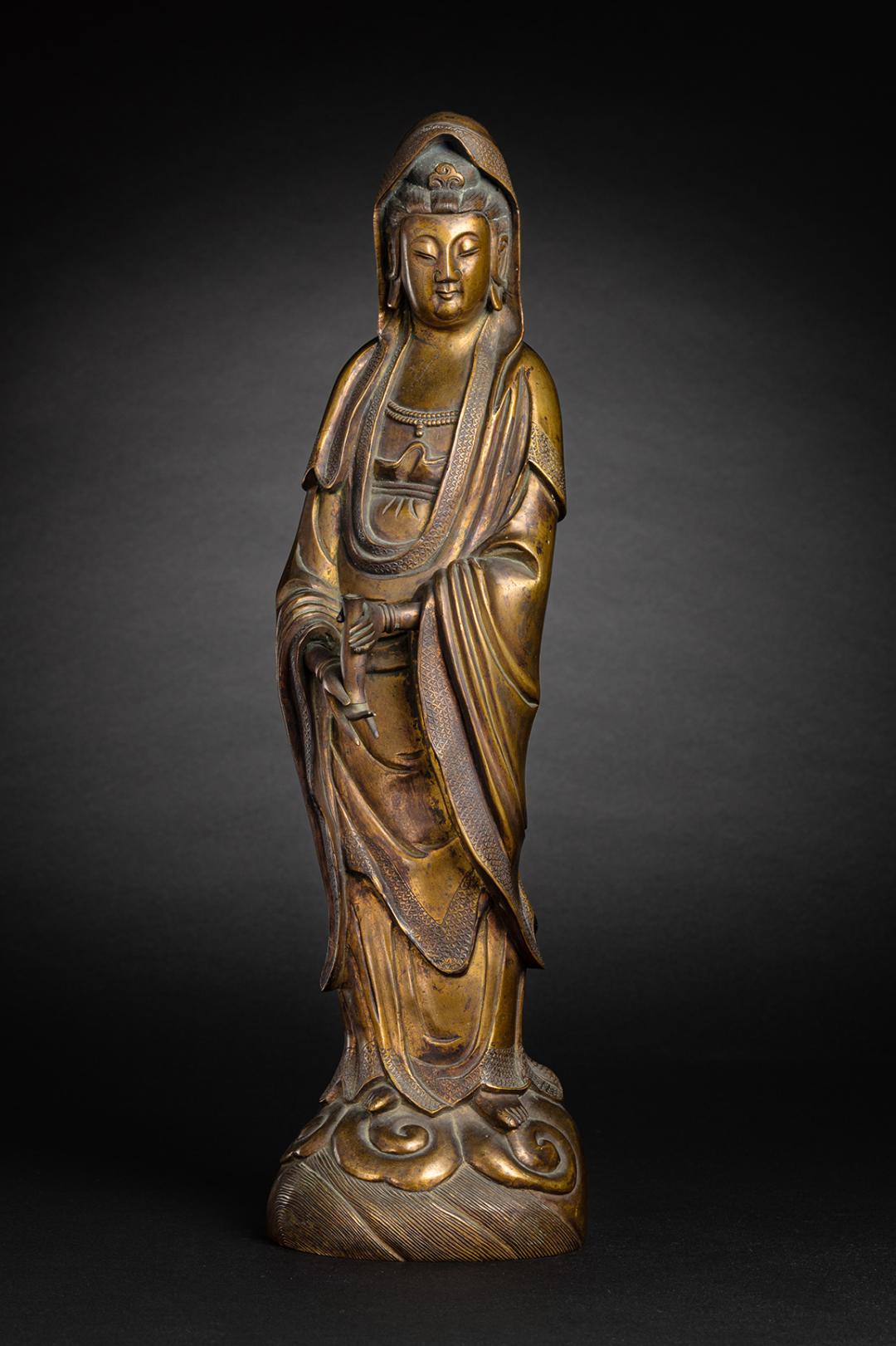 明永乐青花缠枝莲纹大碗拍卖,宣德青花缠枝牡丹纹菱口碗