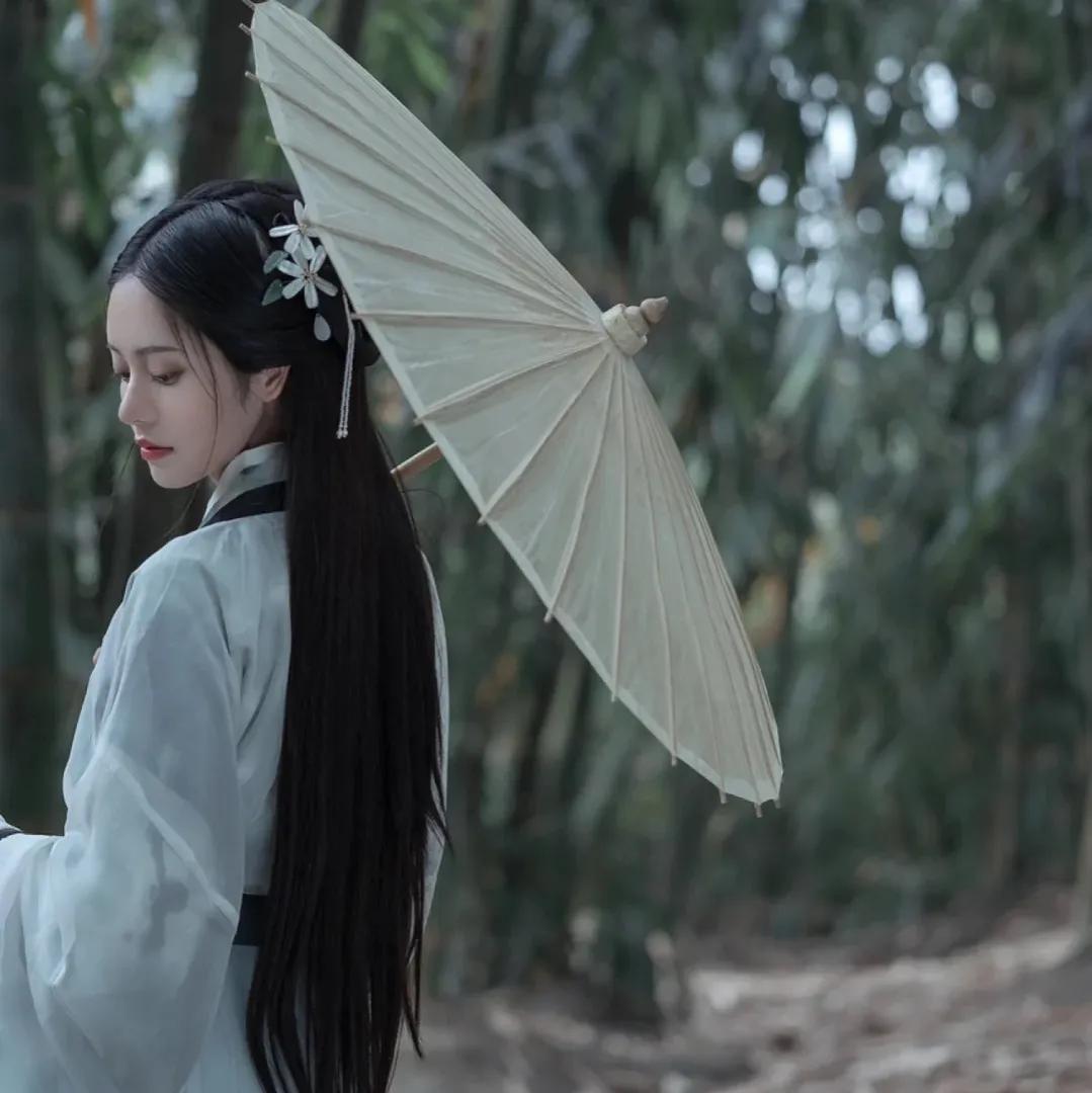 从失宠皇后变成受宠皇后我表面上光鲜华丽，实际上周遭充满了算计